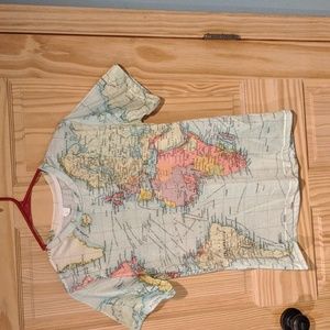 Super cute world map Tshirt